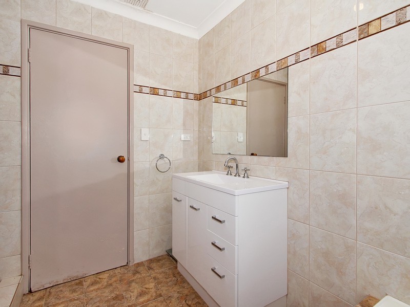 52 Rhine Crescent, Beechboro WA 6063