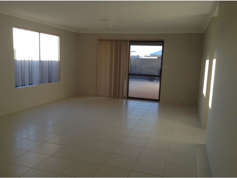 24 Summerville Boulevard, Caversham WA 6055