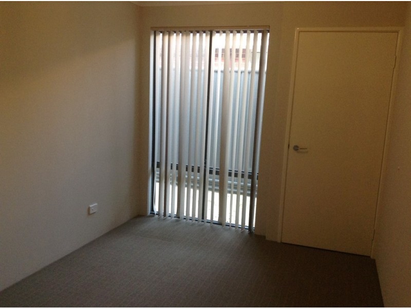24 Summerville Boulevard, Caversham WA 6055