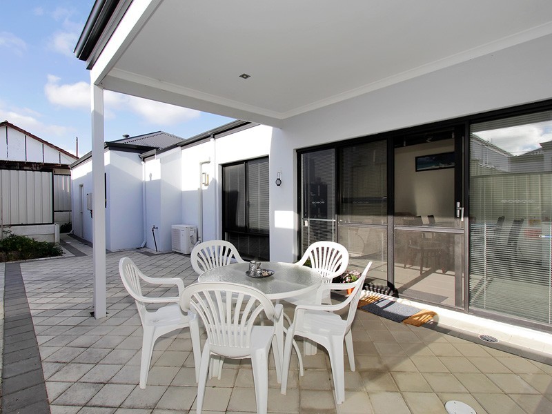 1B Changton Way, Westminster WA 6061