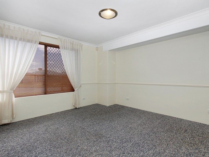 18 Autumn Cresent, Thornlie WA 6108