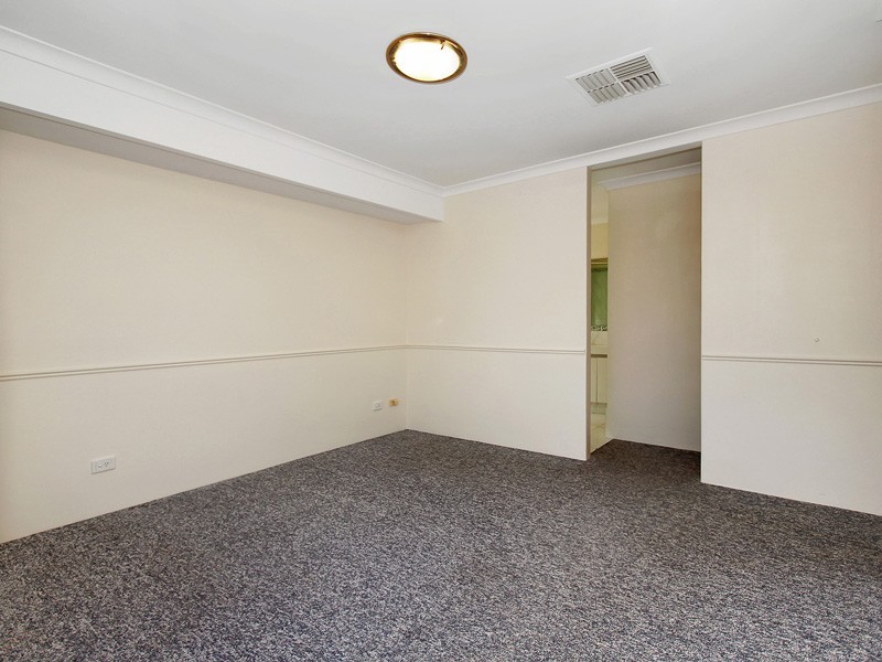 18 Autumn Cresent, Thornlie WA 6108