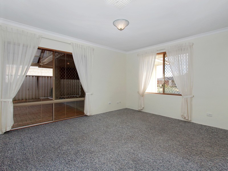 18 Autumn Cresent, Thornlie WA 6108