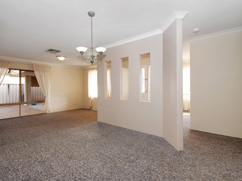 18 Autumn Cresent, Thornlie WA 6108