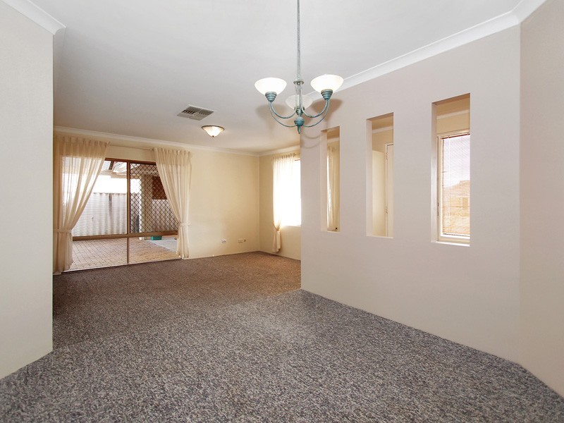 18 Autumn Cresent, Thornlie WA 6108