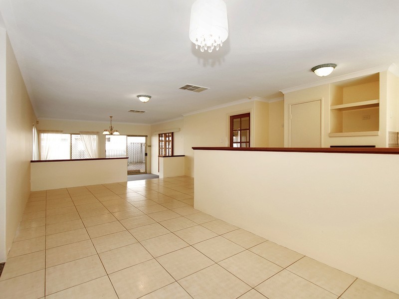 18 Autumn Cresent, Thornlie WA 6108