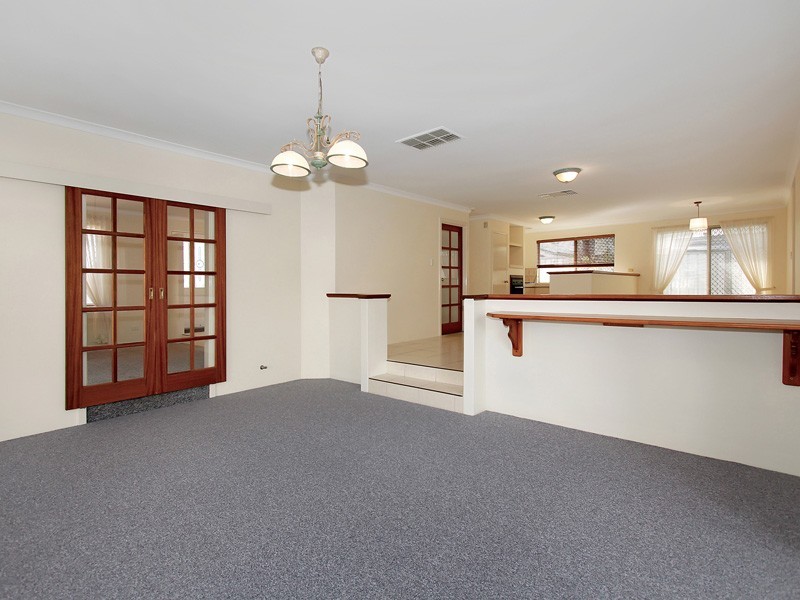 18 Autumn Cresent, Thornlie WA 6108