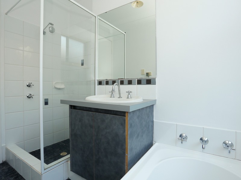 43 Bancombe Crescent, Ellenbrook WA 6069