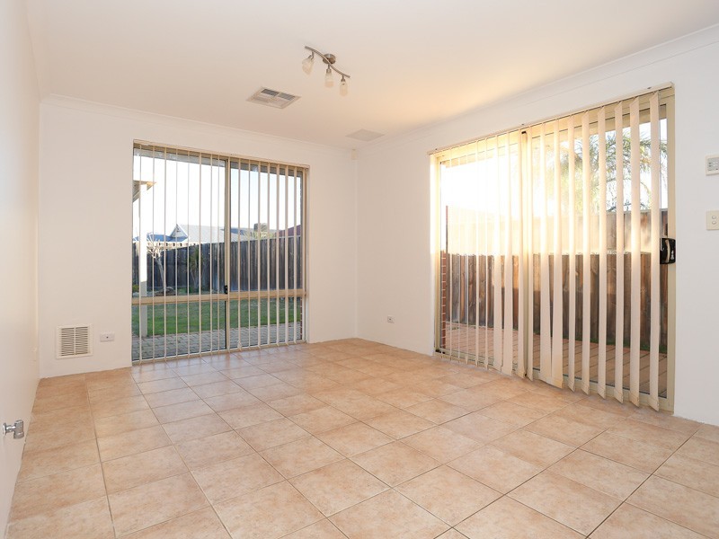 43 Bancombe Crescent, Ellenbrook WA 6069