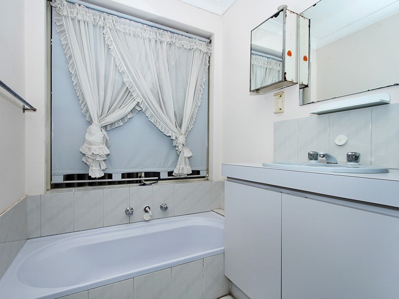 17 Palgrave Elbow, Marangaroo WA 6064