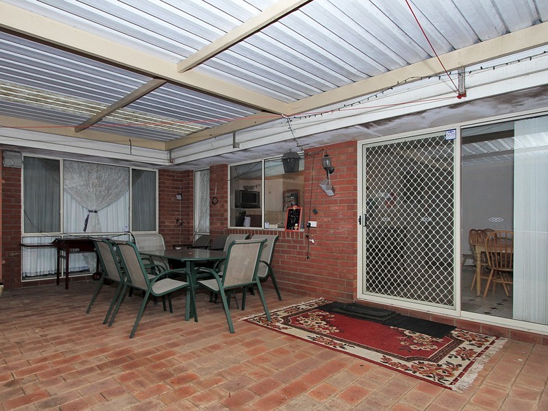 17 Palgrave Elbow, Marangaroo WA 6064