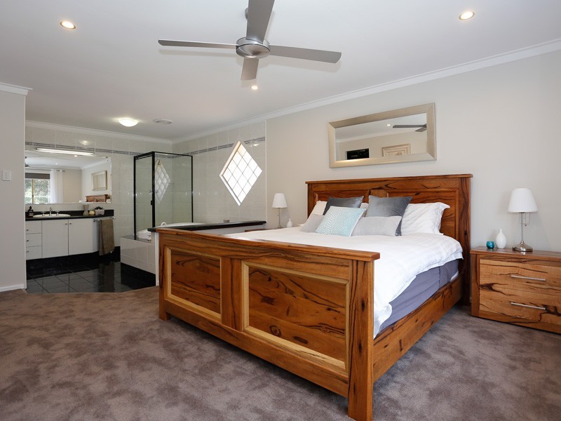 45 Mawson Crescent, Hillarys WA 6025