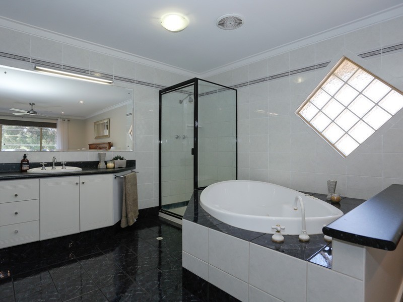 45 Mawson Crescent, Hillarys WA 6025