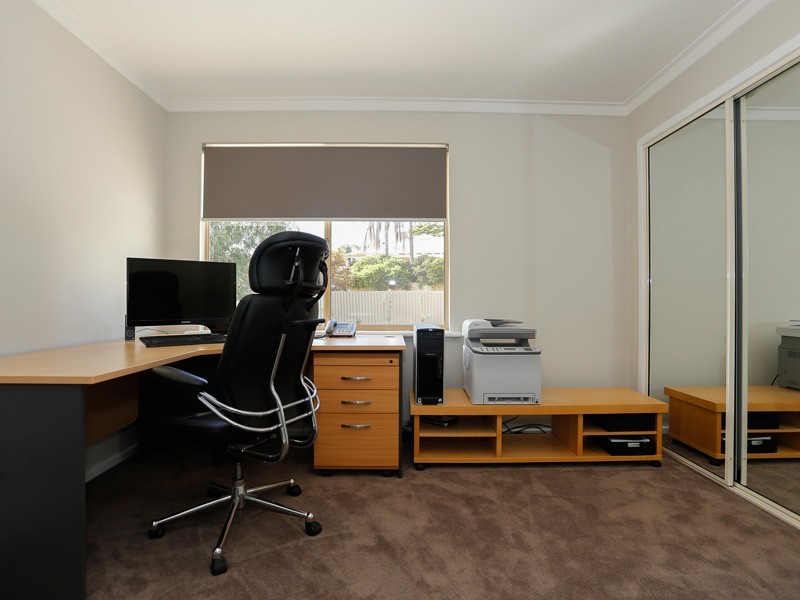 45 Mawson Crescent, Hillarys WA 6025