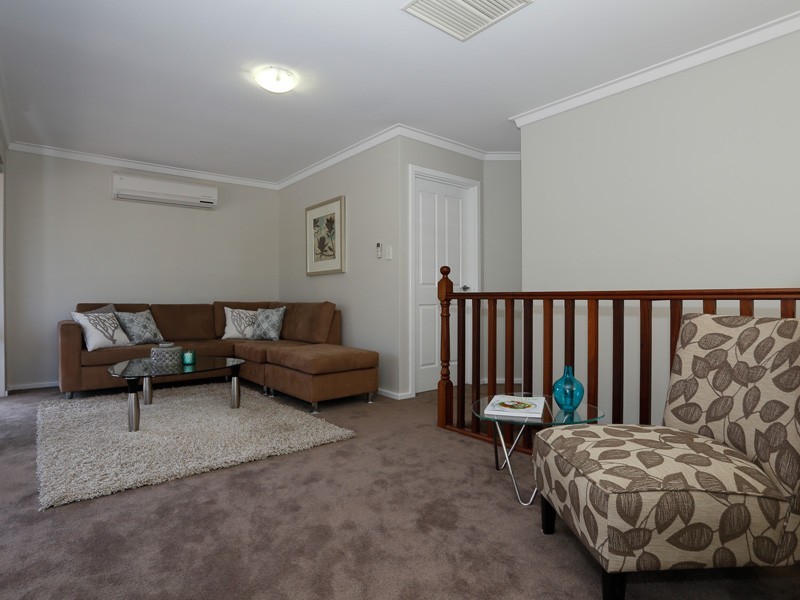 45 Mawson Crescent, Hillarys WA 6025