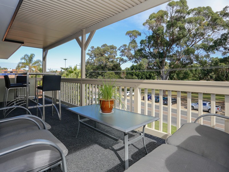 45 Mawson Crescent, Hillarys WA 6025