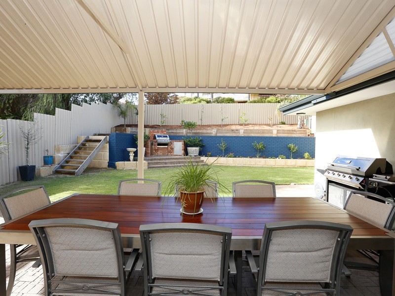 45 Mawson Crescent, Hillarys WA 6025