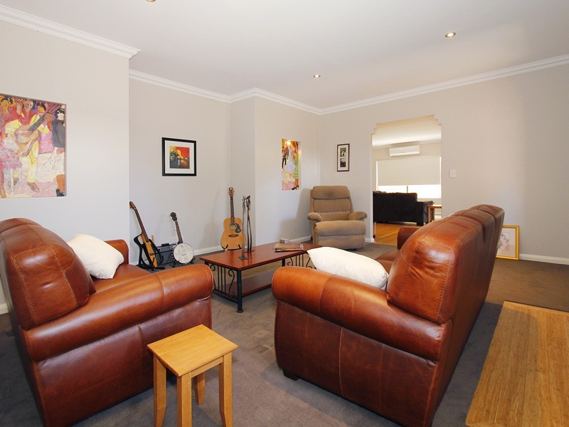 55a Fourth Avenue, Bassendean WA 6054