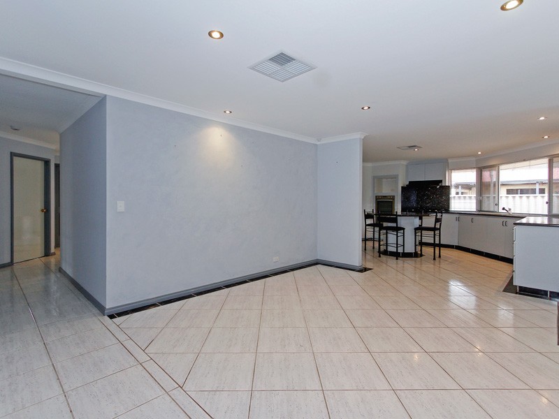 4 Inveraray Close, Canning Vale WA 6155
