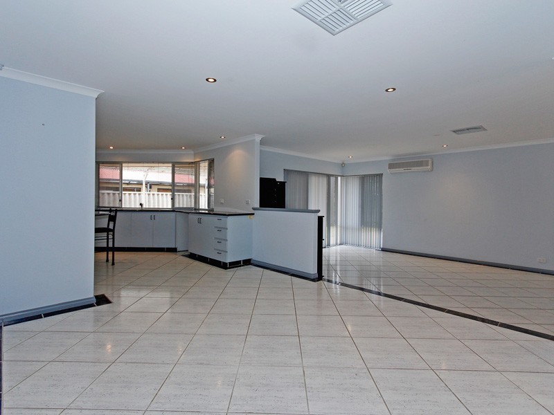 4 Inveraray Close, Canning Vale WA 6155