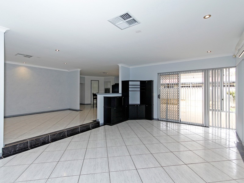 4 Inveraray Close, Canning Vale WA 6155