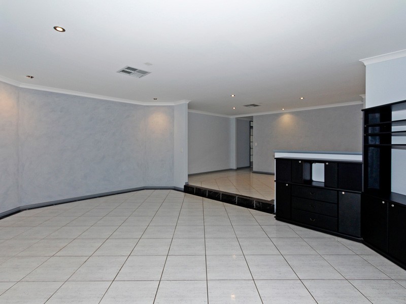 4 Inveraray Close, Canning Vale WA 6155