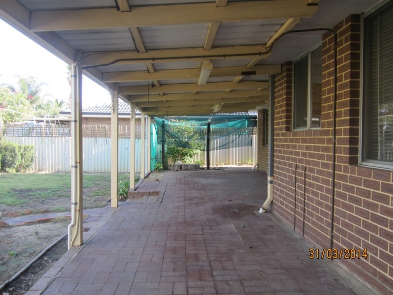 32 Vinca Way, Forrestfield WA 6058