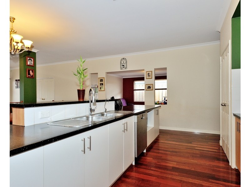 11 Fewson Turn, Ellenbrook WA 6069