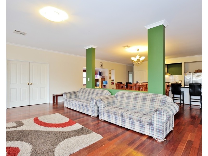 11 Fewson Turn, Ellenbrook WA 6069