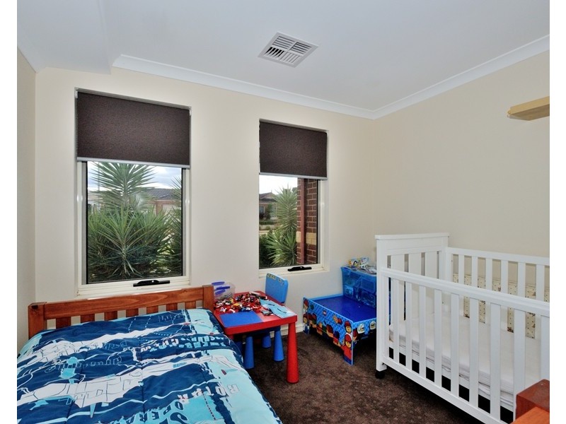 11 Fewson Turn, Ellenbrook WA 6069