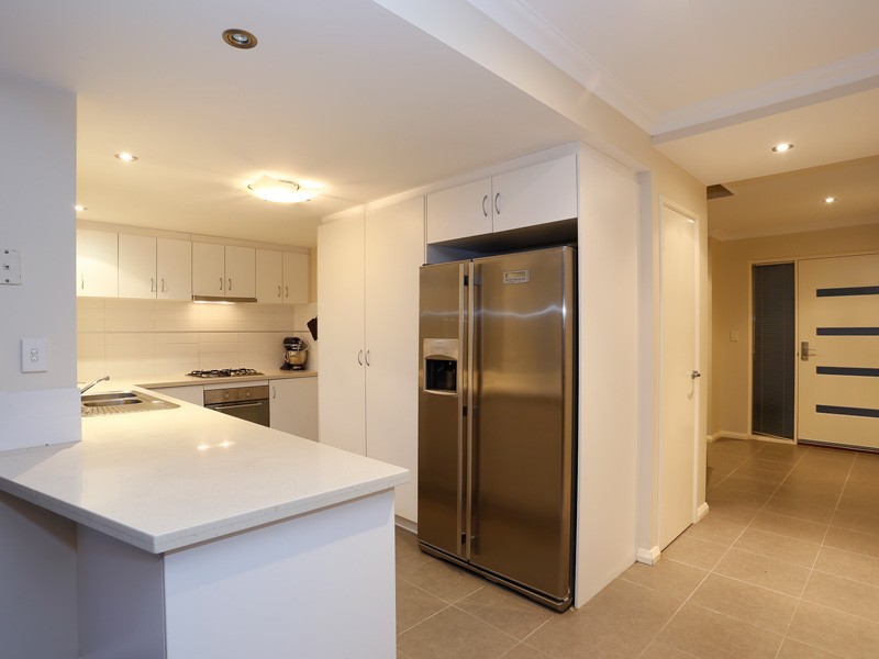 3B May Court, Nollamara WA 6061