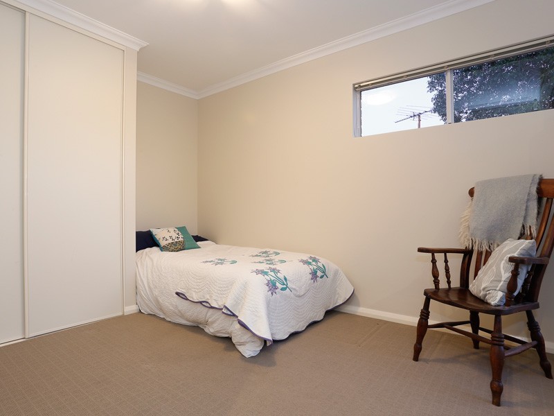 3B May Court, Nollamara WA 6061