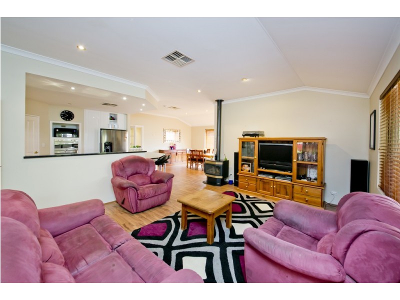 49 Yosemite Loop, Ballajura WA 6066