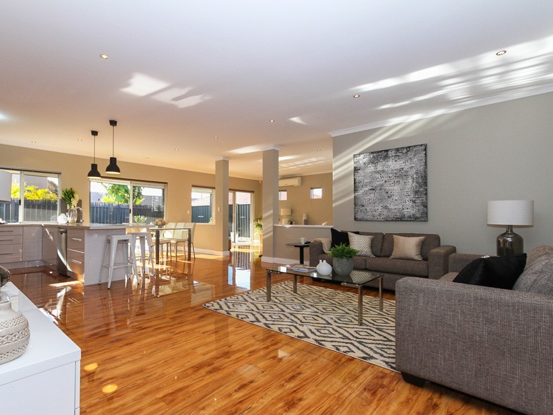 8 Turtle Way, Stirling WA 6021
