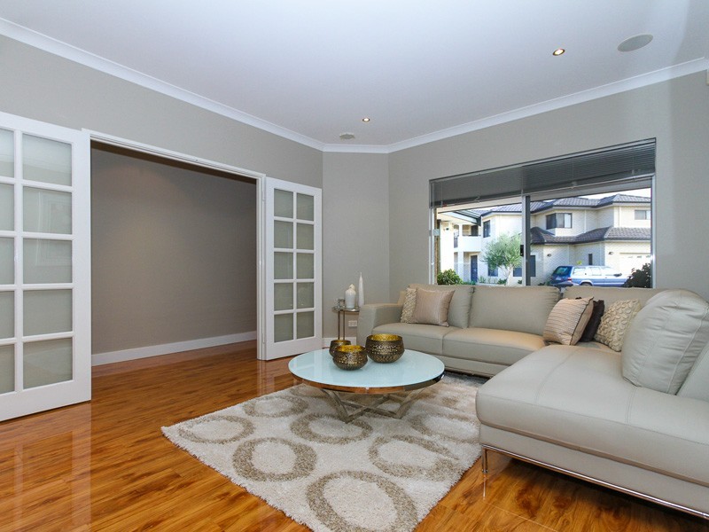 8 Turtle Way, Stirling WA 6021