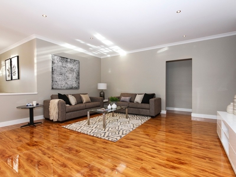 8 Turtle Way, Stirling WA 6021