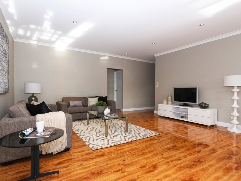 8 Turtle Way, Stirling WA 6021