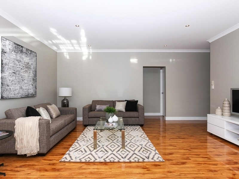 8 Turtle Way, Stirling WA 6021