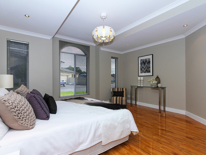 8 Turtle Way, Stirling WA 6021