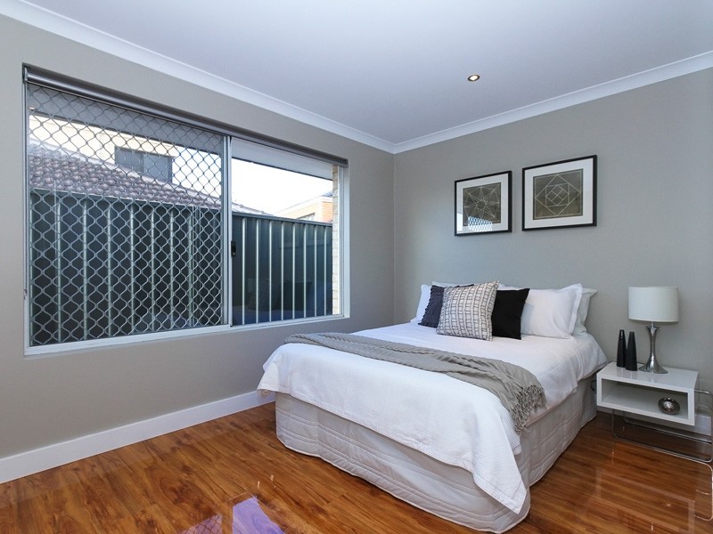 8 Turtle Way, Stirling WA 6021