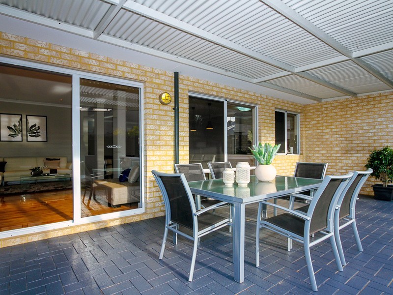 8 Turtle Way, Stirling WA 6021