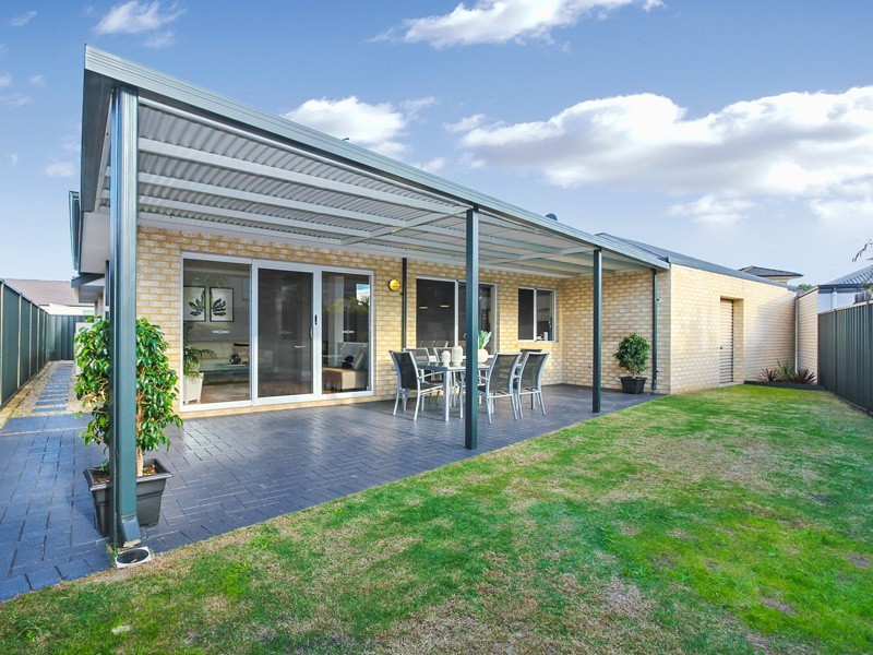 8 Turtle Way, Stirling WA 6021