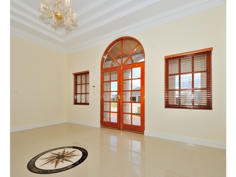 8 Manila Way, Aveley WA 6069