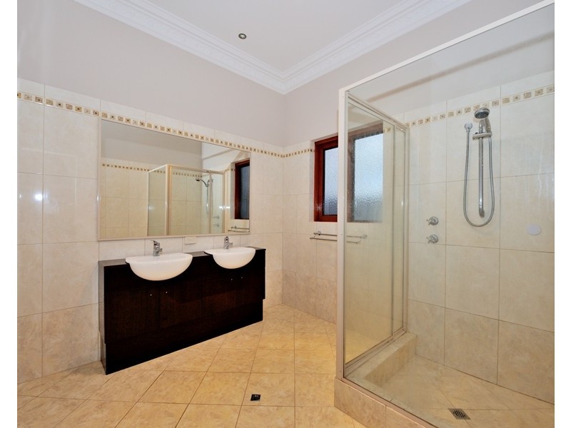 8 Manila Way, Aveley WA 6069