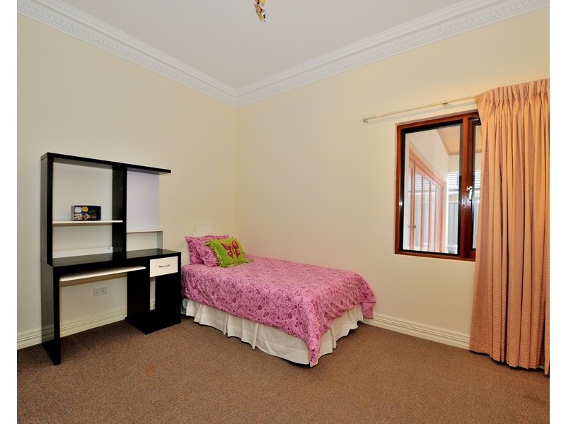 8 Manila Way, Aveley WA 6069