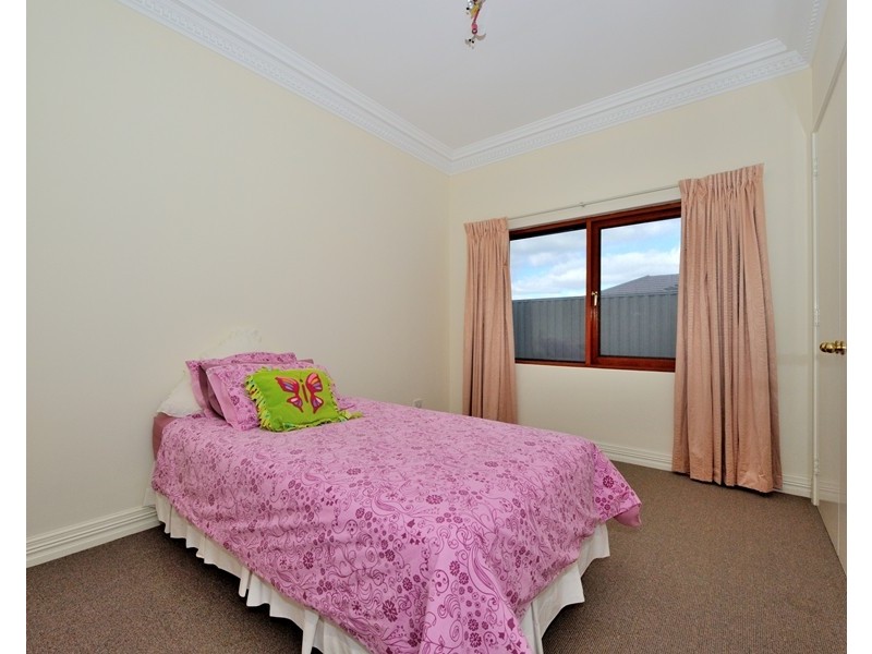 8 Manila Way, Aveley WA 6069