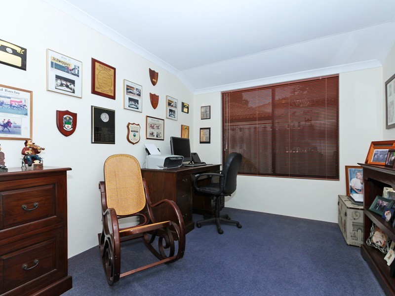 7 Corvina Place, Caversham WA 6055