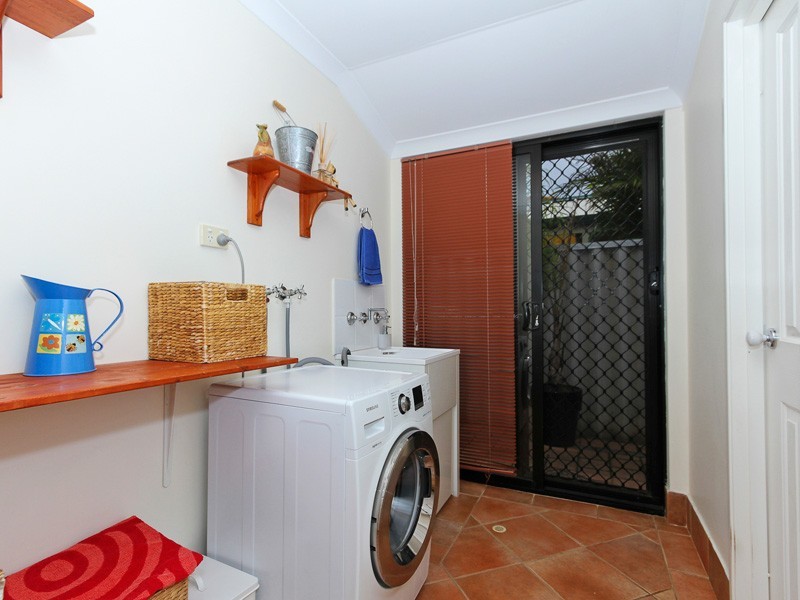 7 Corvina Place, Caversham WA 6055