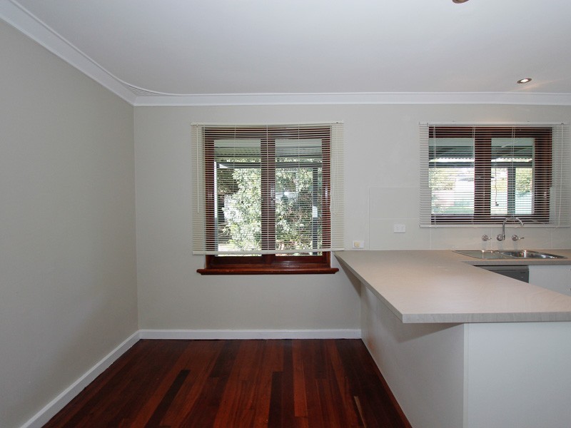22 Frost Street, Swan View WA 6056