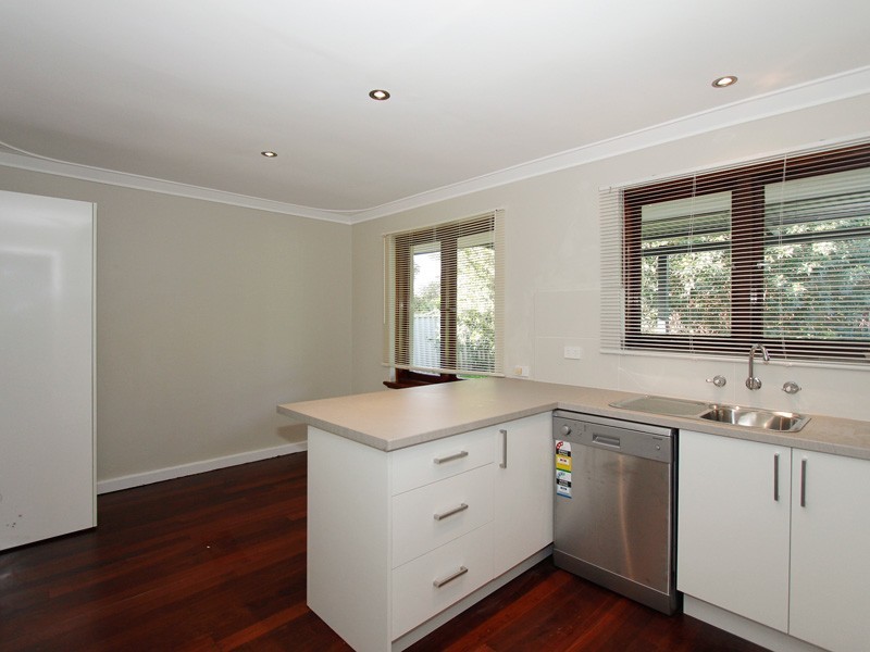 22 Frost Street, Swan View WA 6056